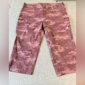 Eddie Bauer Women’s Mauve Camouflage Capris